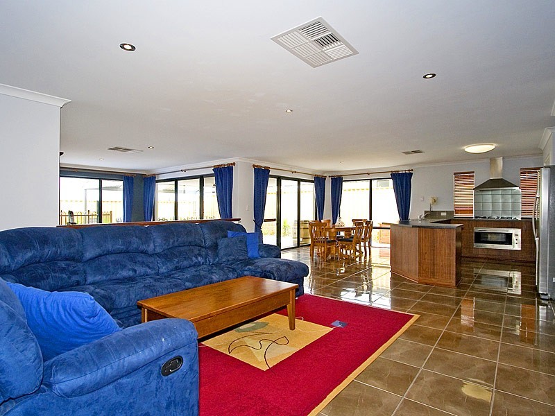 5 Hillsborough Parkway, Ridgewood WA 6030