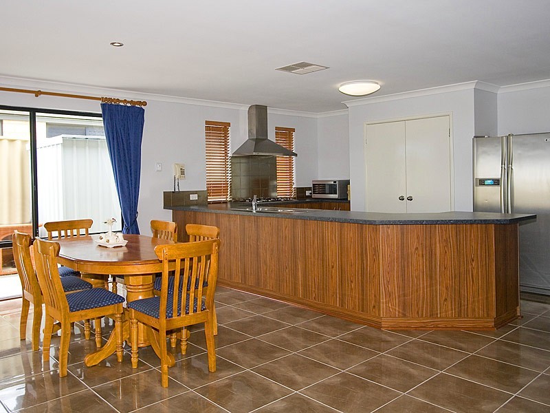 5 Hillsborough Parkway, Ridgewood WA 6030