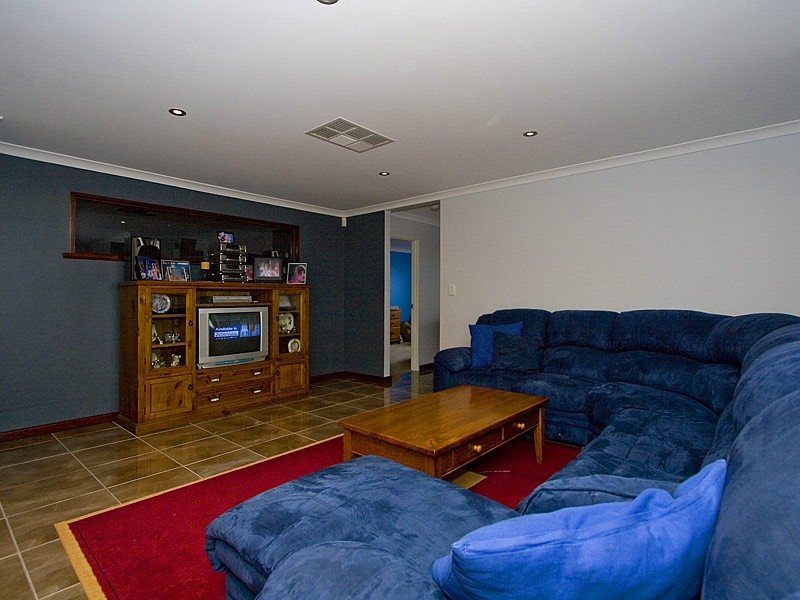 5 Hillsborough Parkway, Ridgewood WA 6030