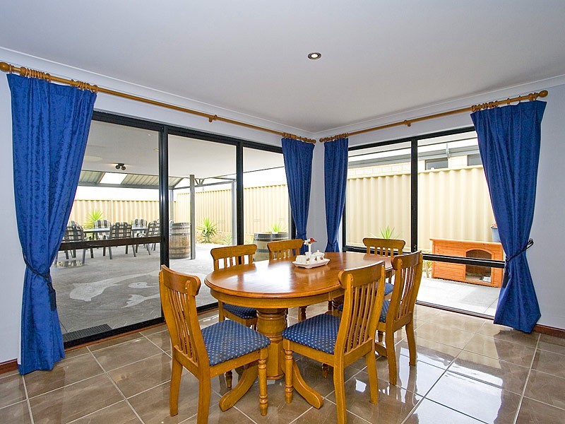 5 Hillsborough Parkway, Ridgewood WA 6030