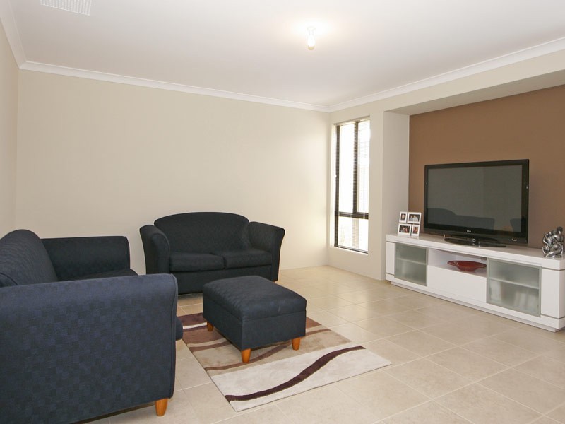 1 Dalry Cove, Butler WA 6036