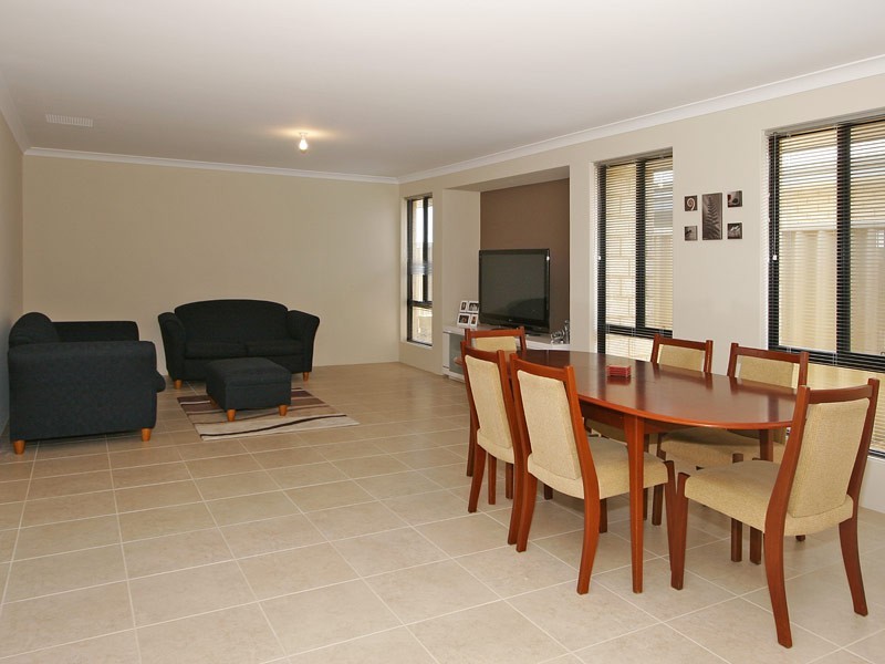 1 Dalry Cove, Butler WA 6036
