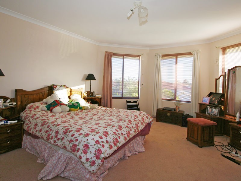 12 Kimbe Court, Mindarie WA 6030