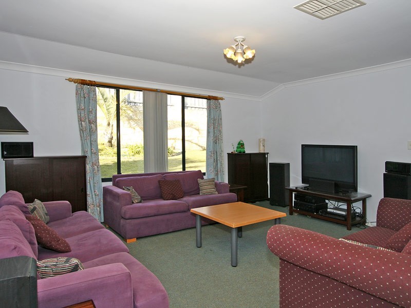 12 Kimbe Court, Mindarie WA 6030