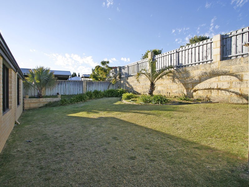 12 Kimbe Court, Mindarie WA 6030