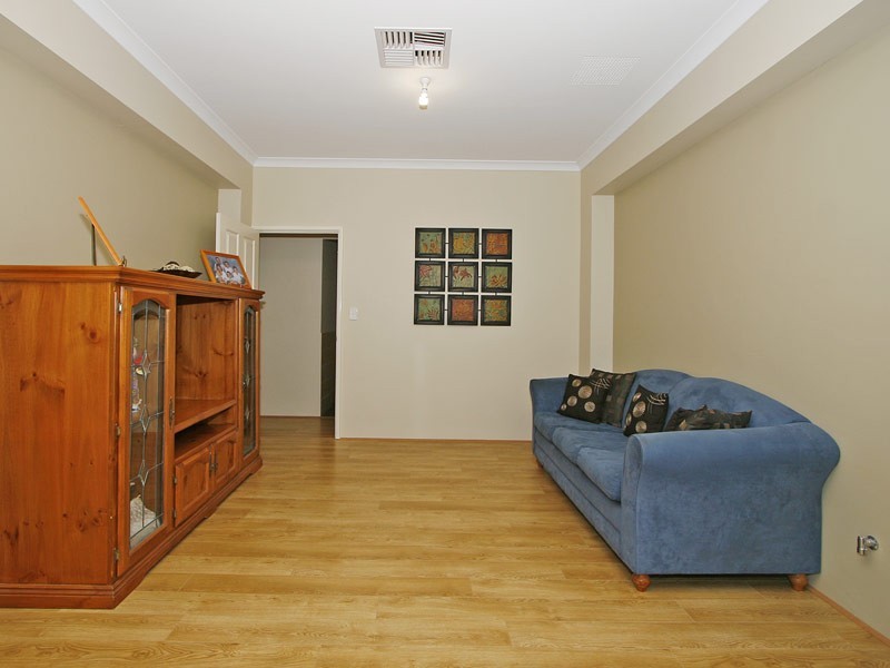 8 Dunsfold Street, Butler WA 6036