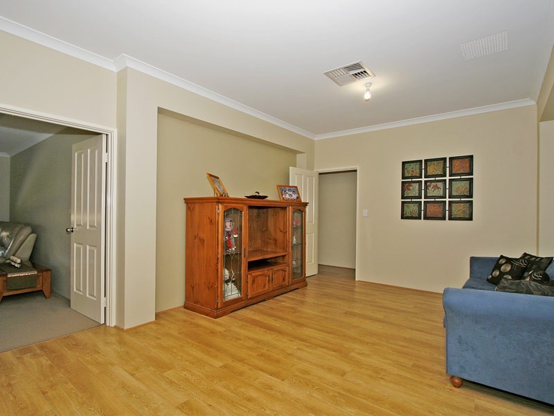 8 Dunsfold Street, Butler WA 6036