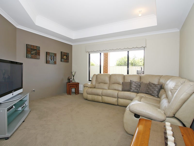 8 Dunsfold Street, Butler WA 6036