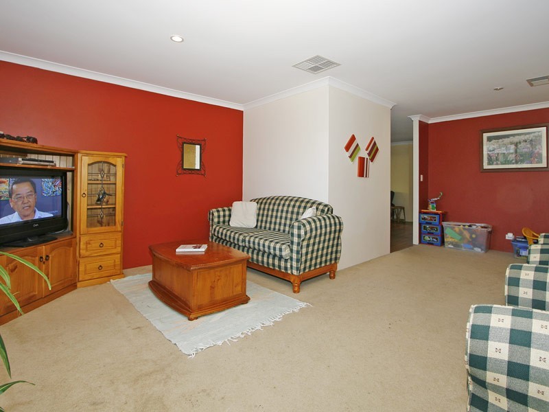 24 Alveley Loop, Butler WA 6036