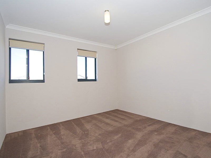 8 Seaspray Crescent, Jindalee WA 6036