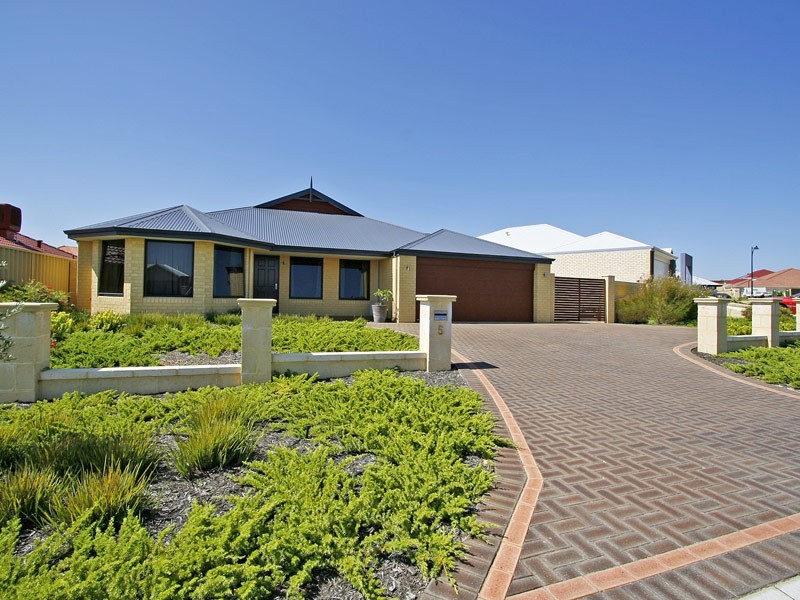 5 Carlin Way, Butler WA 6036