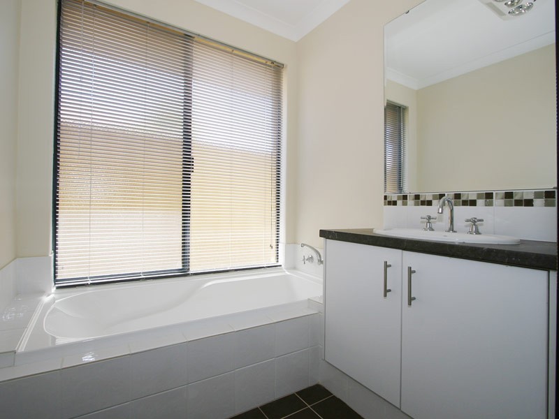 5 Carlin Way, Butler WA 6036