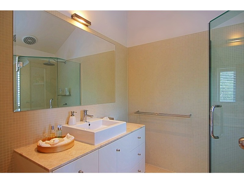 2A Palm Valley Drive, Byron Bay NSW 2481