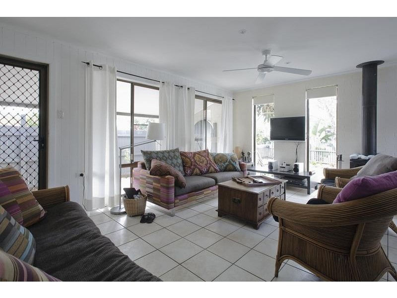 16 Brandon St, Suffolk Park NSW 2481