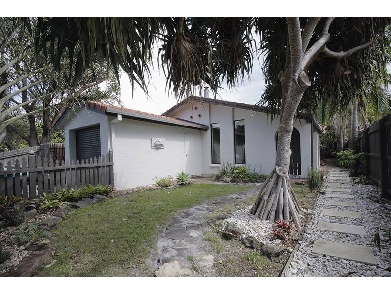 16 Brandon St, Suffolk Park NSW 2481