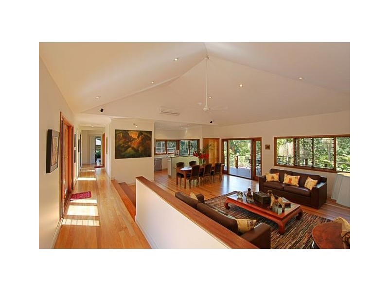 1 Plantation Drive, Ewingsdale NSW 2481