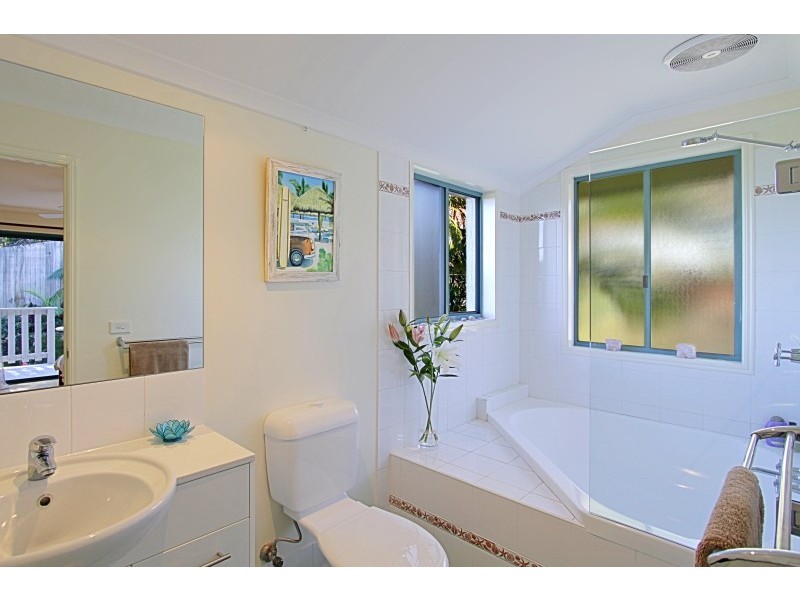 2 Osprey, Byron Bay NSW 2481