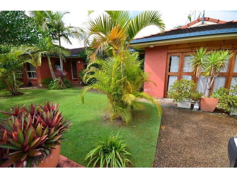 104 Beech Drive, Suffolk Park NSW 2481