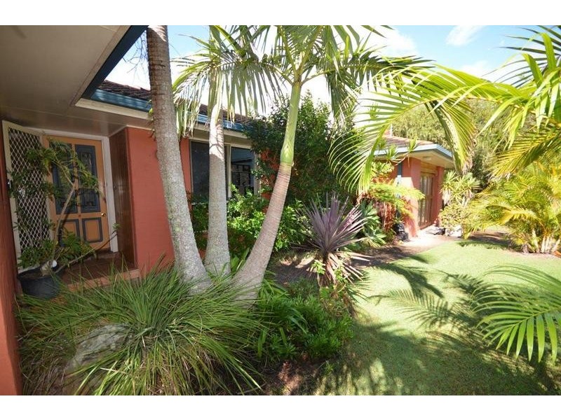104 Beech Drive, Suffolk Park NSW 2481
