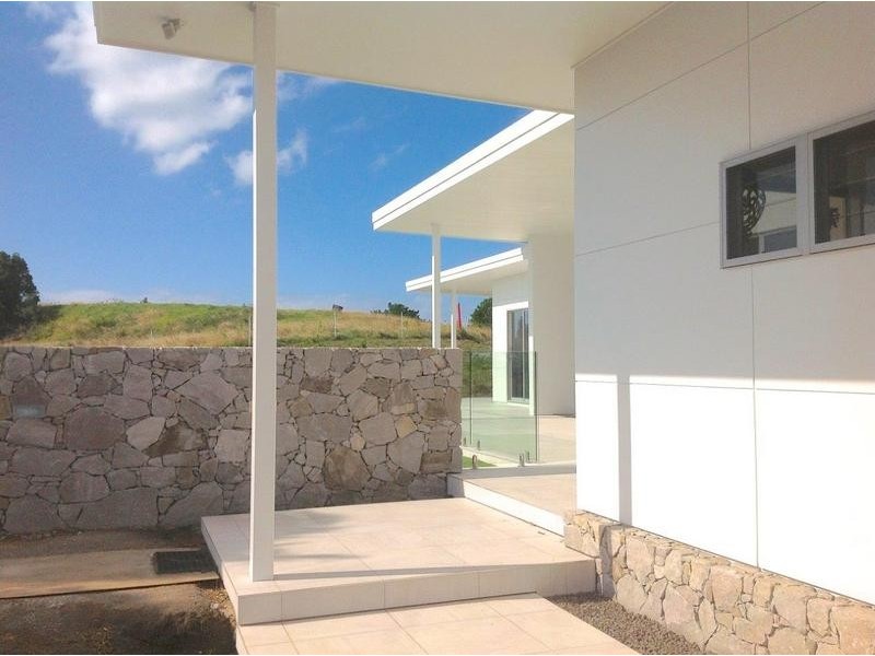 8 Owenia Way, Broken Head NSW 2481