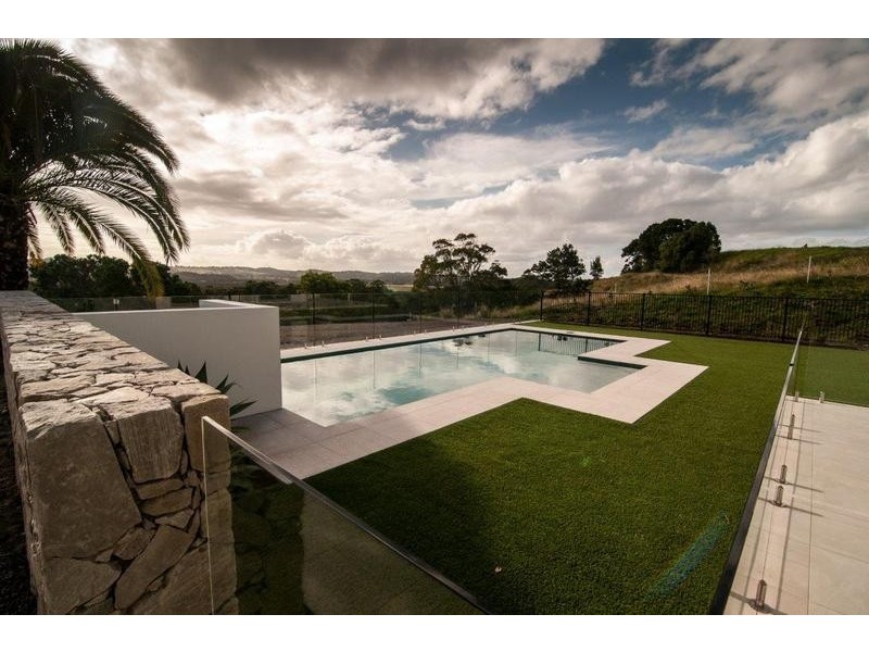 8 Owenia Way, Broken Head NSW 2481