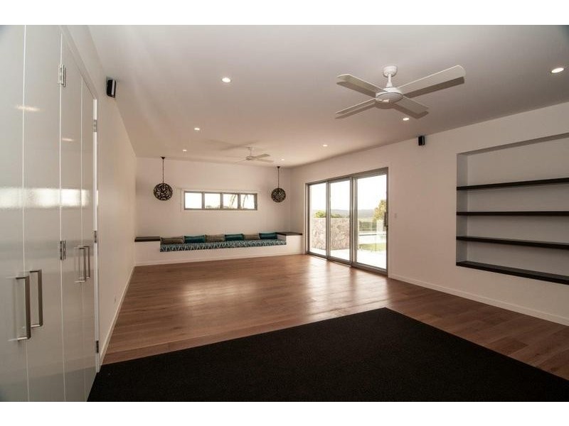 8 Owenia Way, Broken Head NSW 2481