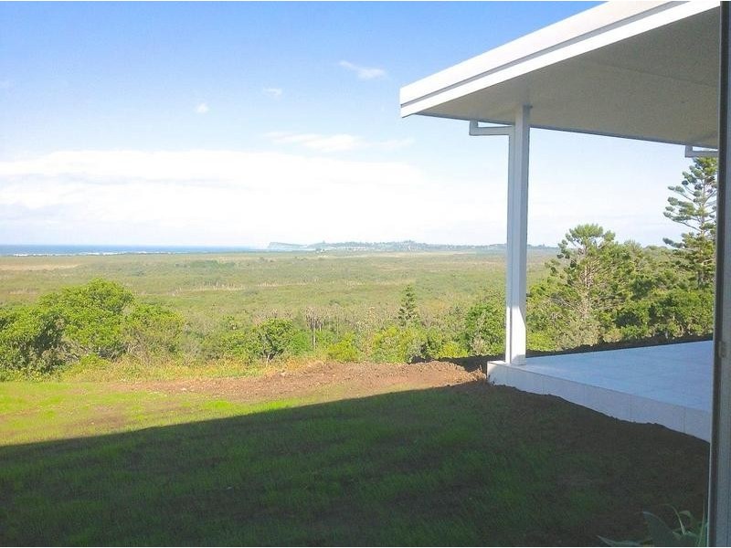 8 Owenia Way, Broken Head NSW 2481