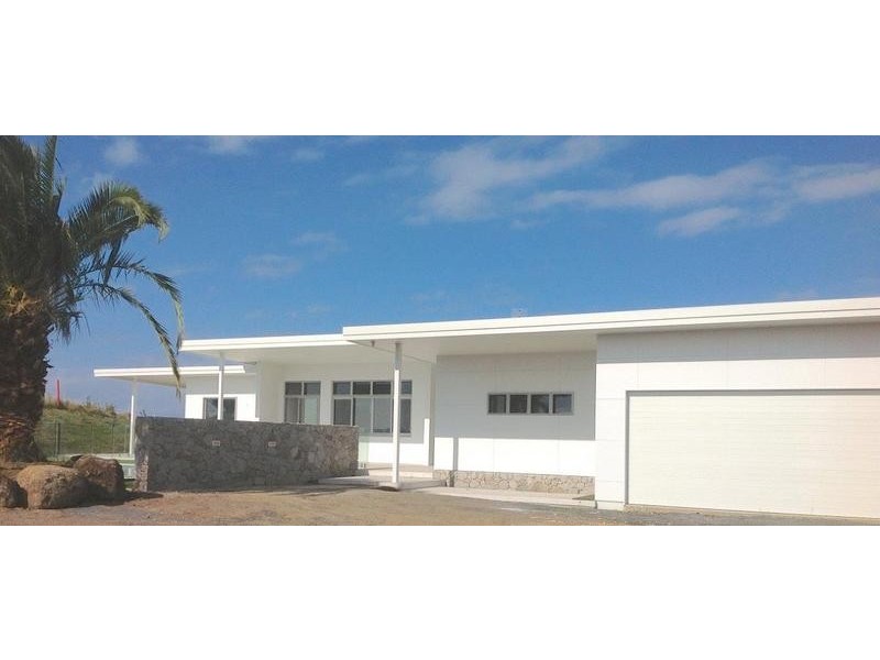 8 Owenia Way, Broken Head NSW 2481