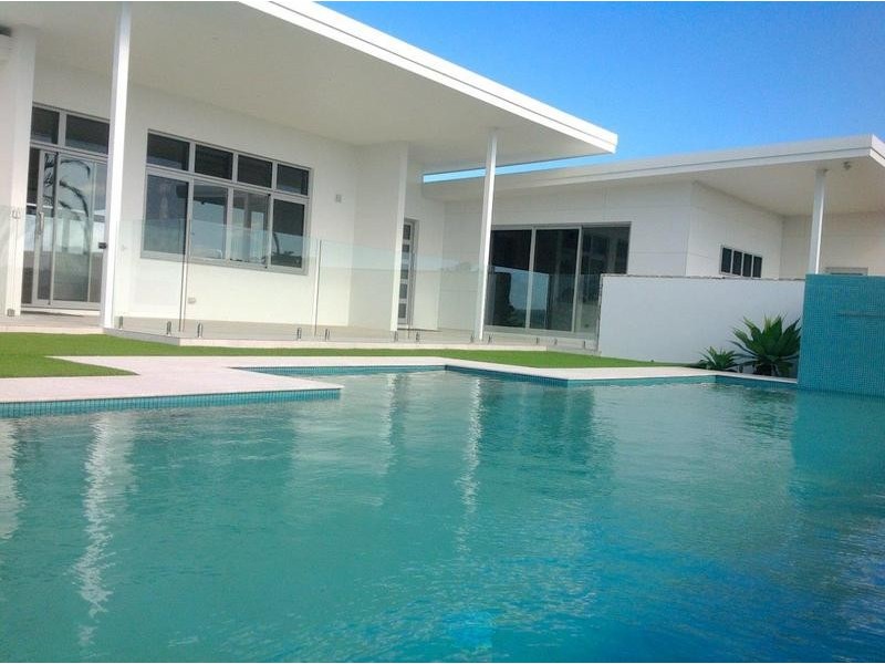 8 Owenia Way, Broken Head NSW 2481