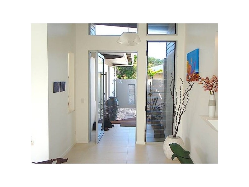 1 Honeysuckle, Suffolk Park NSW 2481