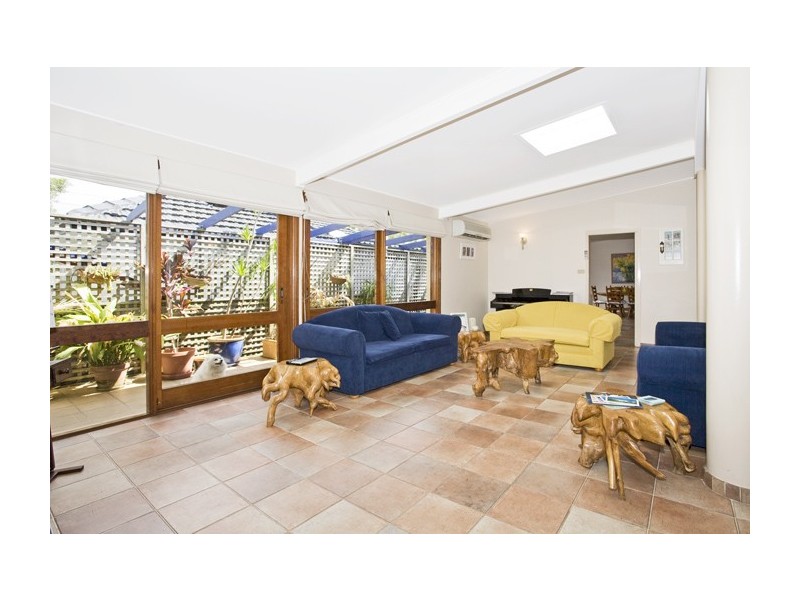 22 Grandview Cres, Lugarno NSW 2210