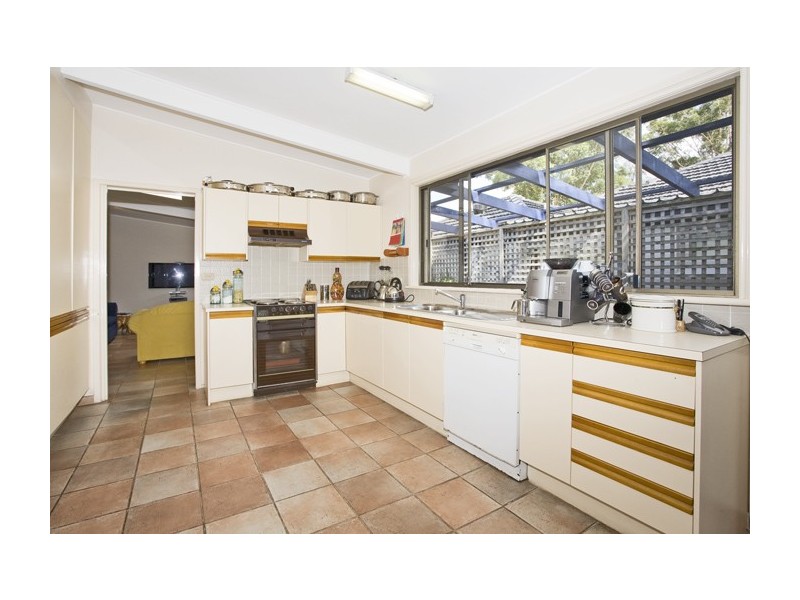 22 Grandview Cres, Lugarno NSW 2210