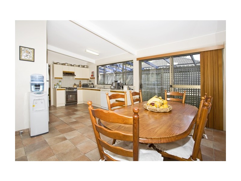 22 Grandview Cres, Lugarno NSW 2210