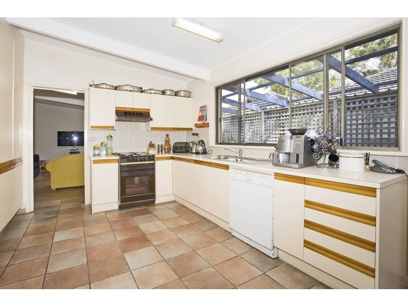 22 Grandview Cres, Lugarno NSW 2210