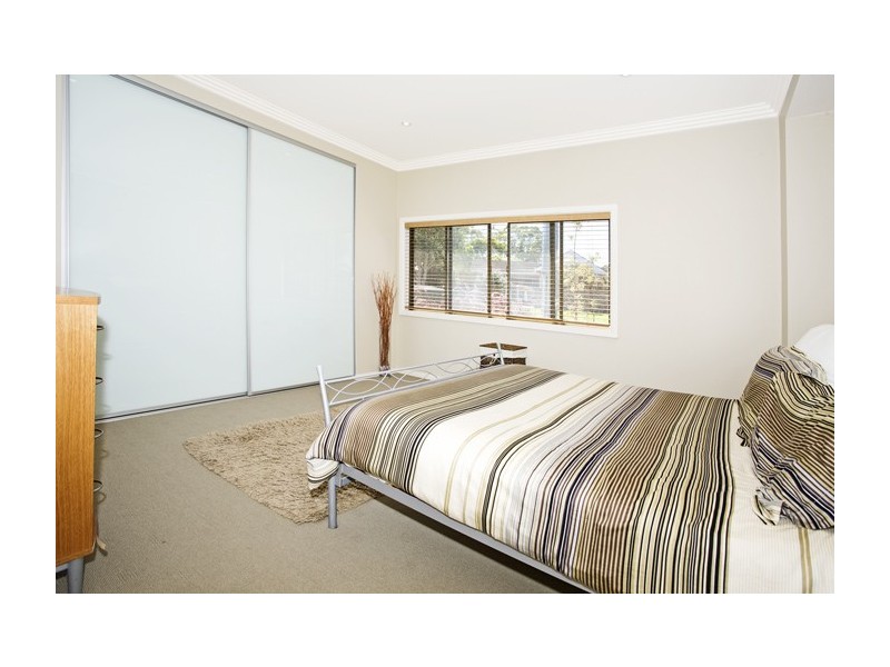 18 Evans Street, Peakhurst NSW 2210