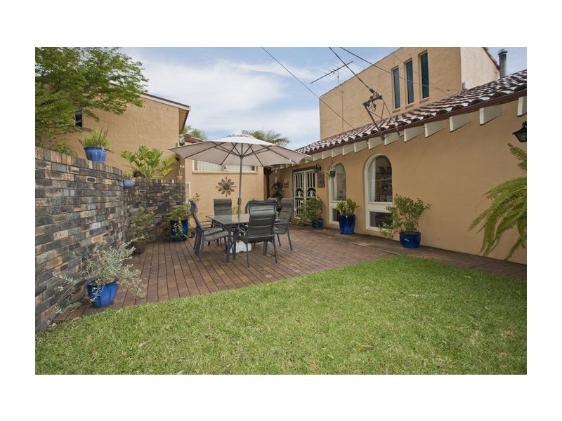 33 Elm Street, Lugarno NSW 2210