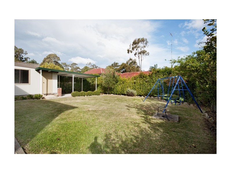 15 Grandview Cres, Lugarno NSW 2210