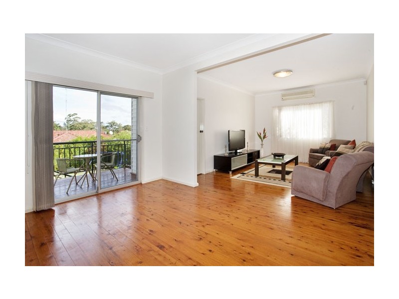15 Grandview Cres, Lugarno NSW 2210