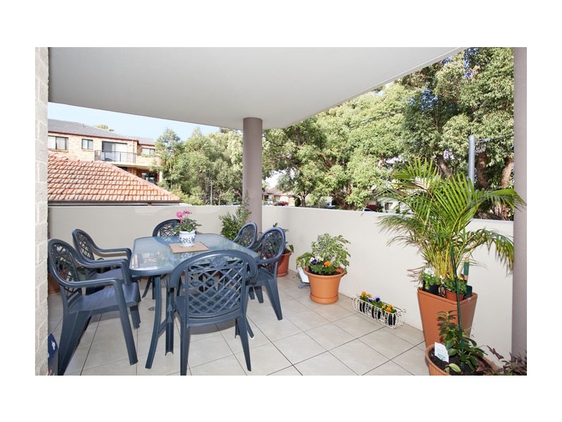 2/18 Cairns Street, Riverwood NSW 2210