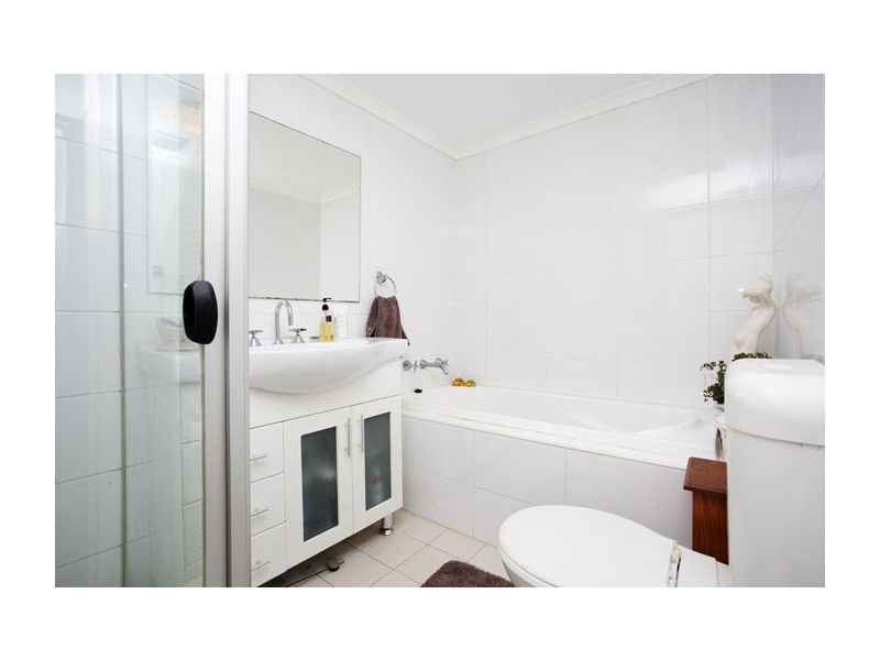 2/18 Cairns Street, Riverwood NSW 2210