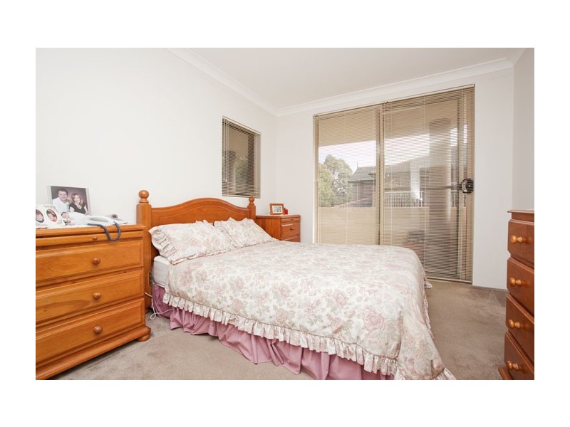 2/18 Cairns Street, Riverwood NSW 2210