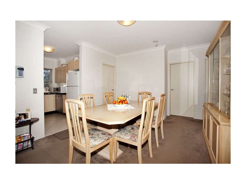 2/18 Cairns Street, Riverwood NSW 2210