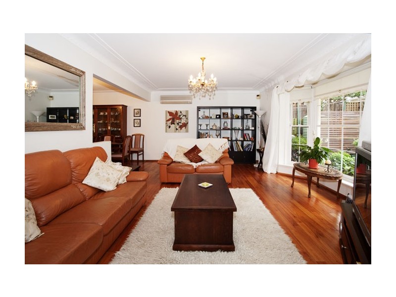 31 Robyn St, Peakhurst Heights NSW 2210