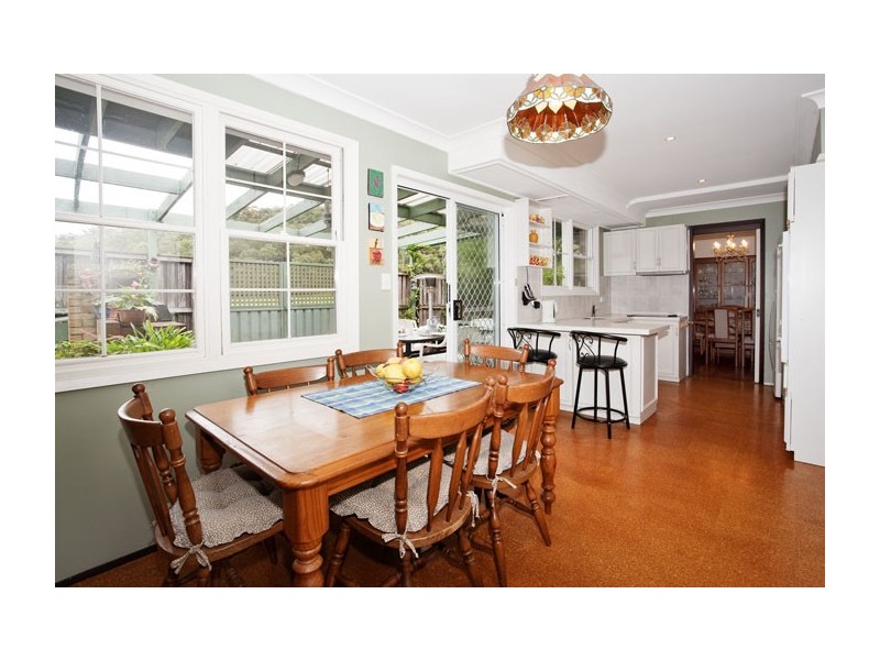 31 Robyn St, Peakhurst Heights NSW 2210