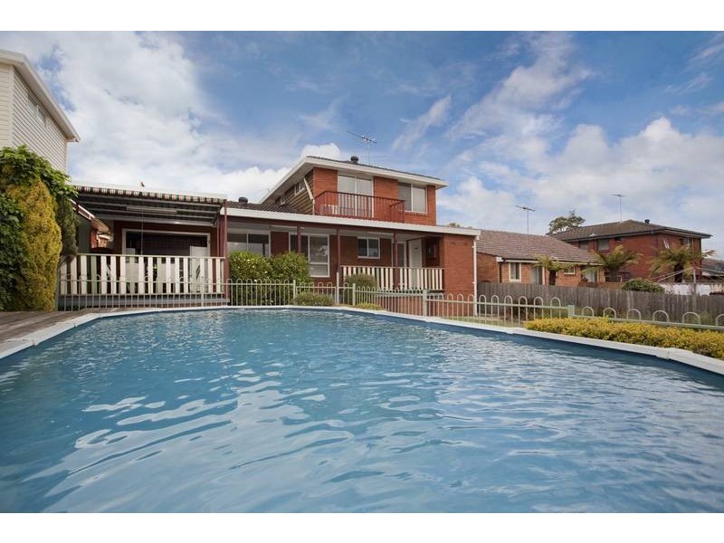 31 Whitegates Ave, Peakhurst Heights NSW 2210