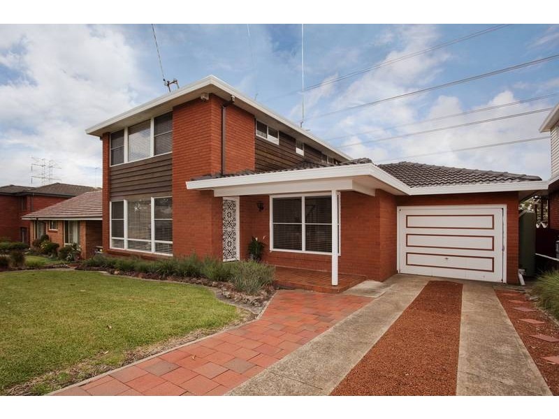 31 Whitegates Ave, Peakhurst Heights NSW 2210