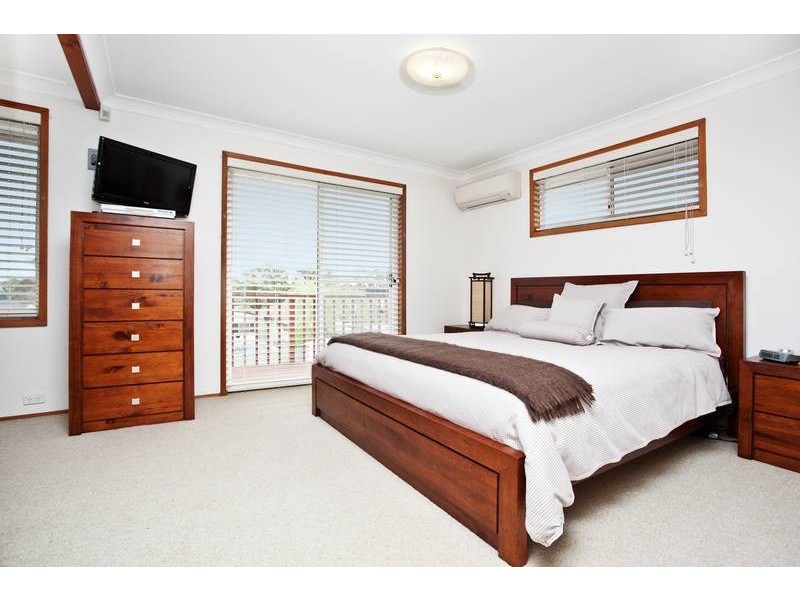 31 Whitegates Ave, Peakhurst Heights NSW 2210