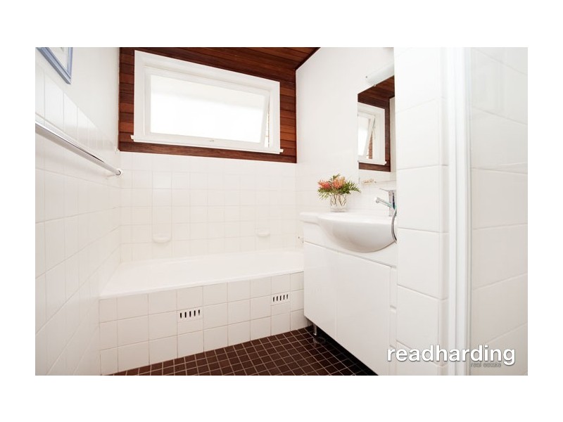 9 Ballanda Avenue, Lugarno NSW 2210