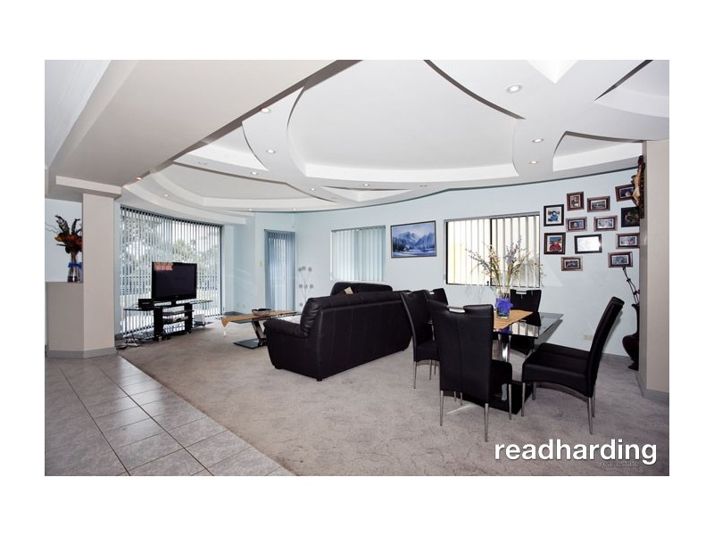 10a Moons AVe, Lugarno NSW 2210