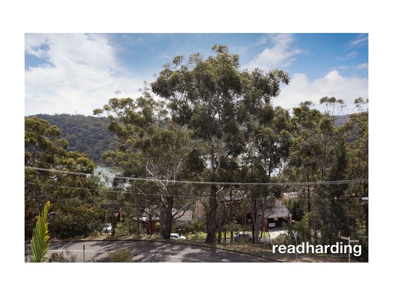 10a Moons AVe, Lugarno NSW 2210